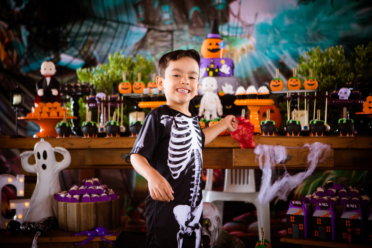 festa infantil halloween, mesa halloween, dia das bruxas, espaço beira rio, danlima fotografia, luciana serafim, @afestaqueeuquero, fotografia infantil, melhor fotógrafo são josé dos campos