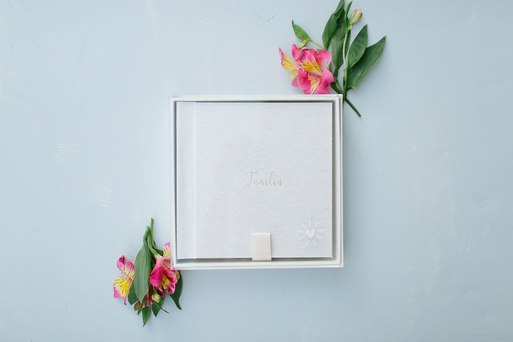 Álbum Amor com caixa de Tampa em Acrílico. Álbum totalmente customizável!