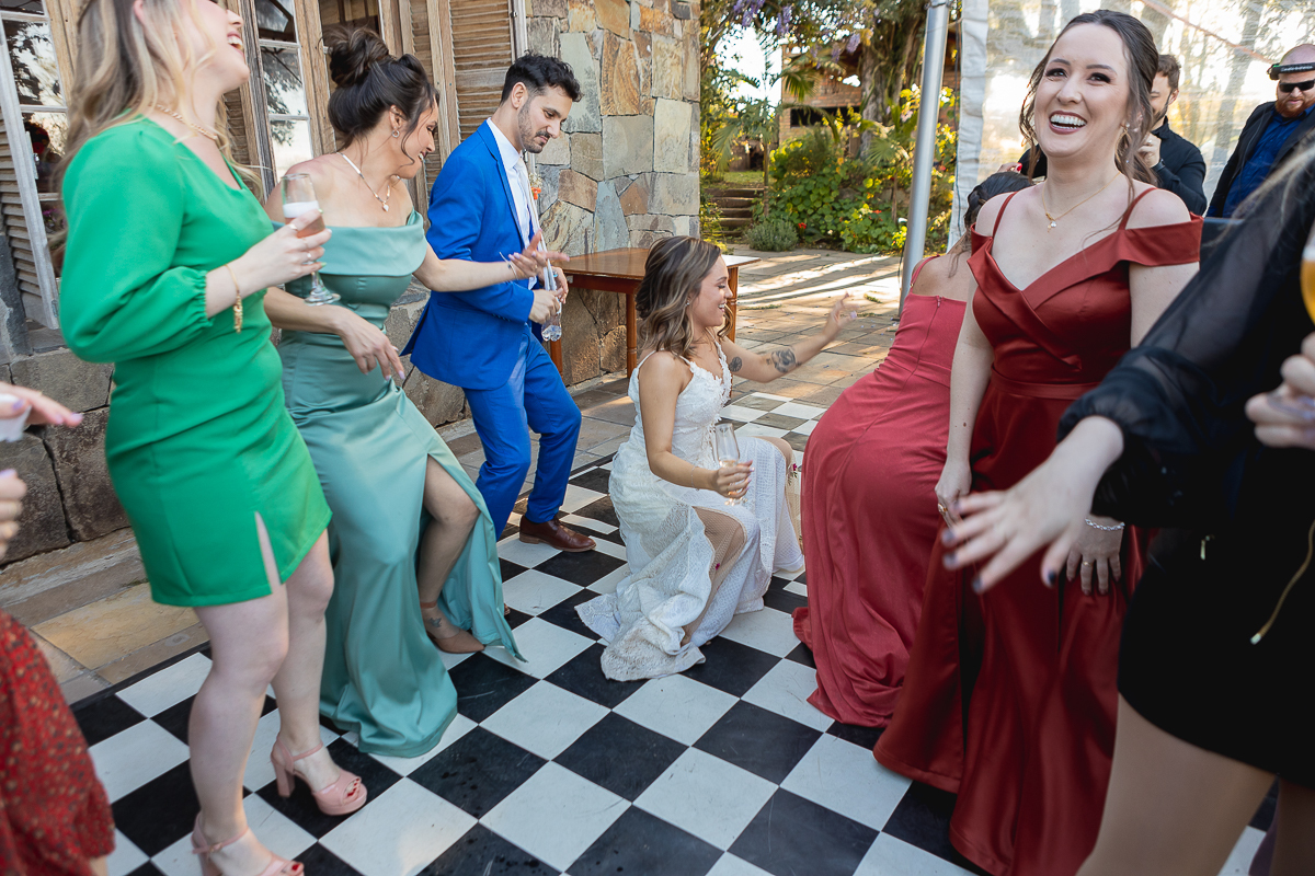 E que começa a balada