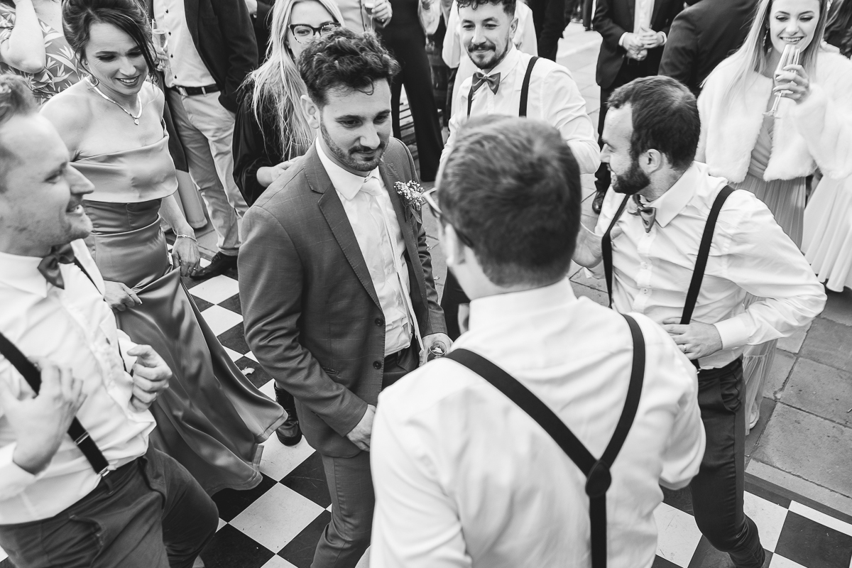 Noivo dançando chão chão chão