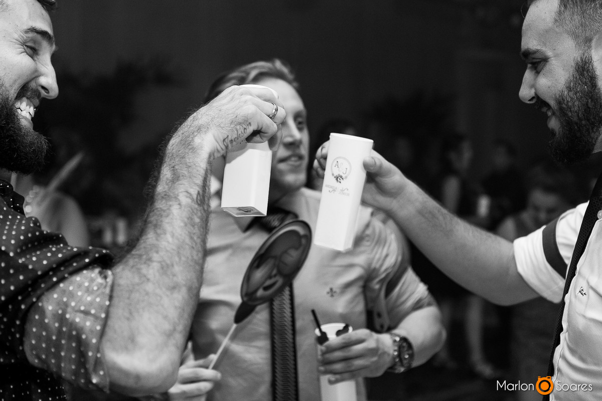 um brinde aos noivos