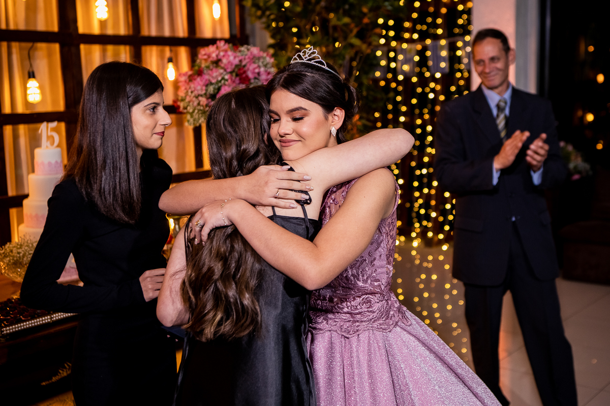 HOmenagem da melhor amiga para a debutante