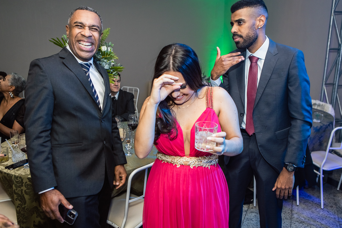 A graduação é apenas o ponto de partida para voos ainda mais altos. Brindemos ao sucesso e à realização de nossos sonhos
