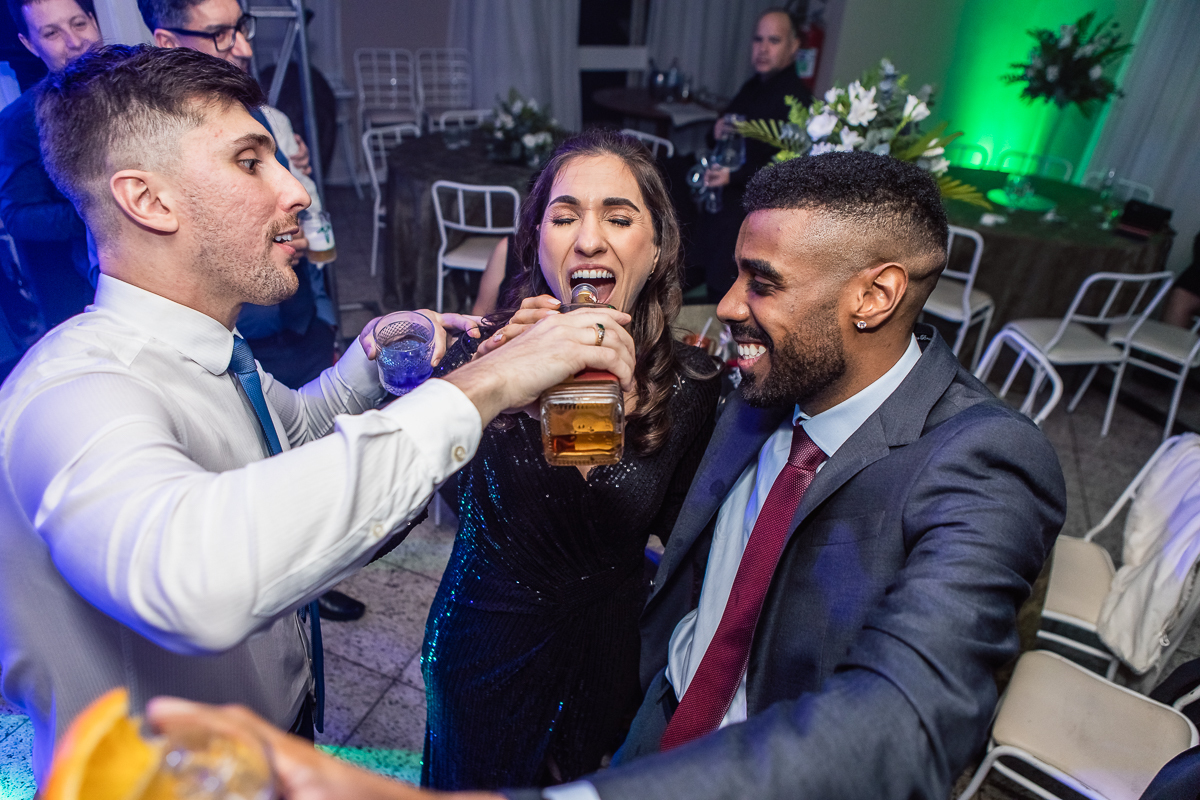 A formatura é o ápice de nossa jornada acadêmica, e hoje celebramos com tequileiros para brindar ao futuro promissor que nos aguarda