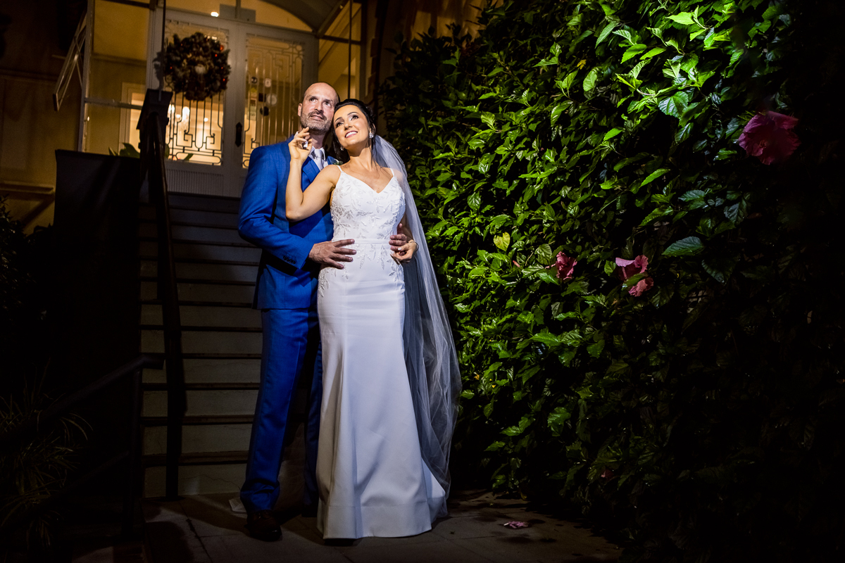 Uma característica marcante desse ensaio é a oportunidade de destacar novamente o vestido de noiva.