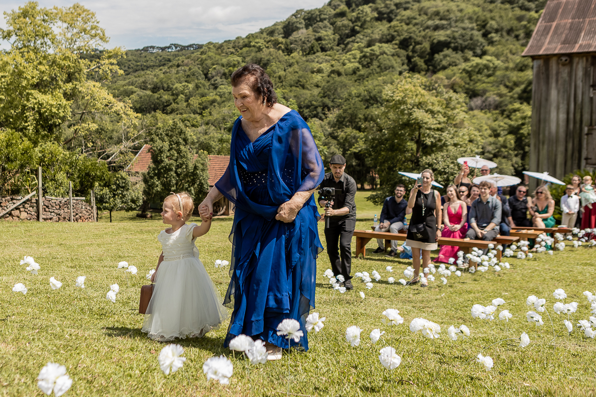 nossa pequena filha e aia