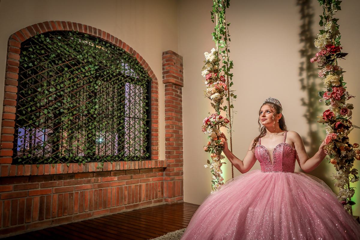 A decoração encantou e contou um pedaço da alma dela,
um universo criado só pra celebrar sua essência.