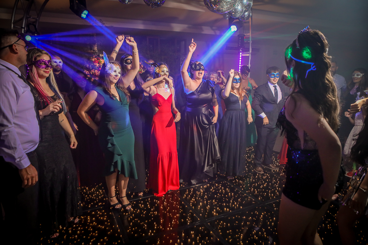 Os 15 anos dela foram celebrados com intensidade,
como só quem ama a vida sabe fazer.