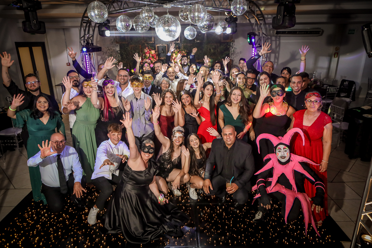 Ela viveu cada minuto com entrega total,
sabendo que aquela noite era só dela.