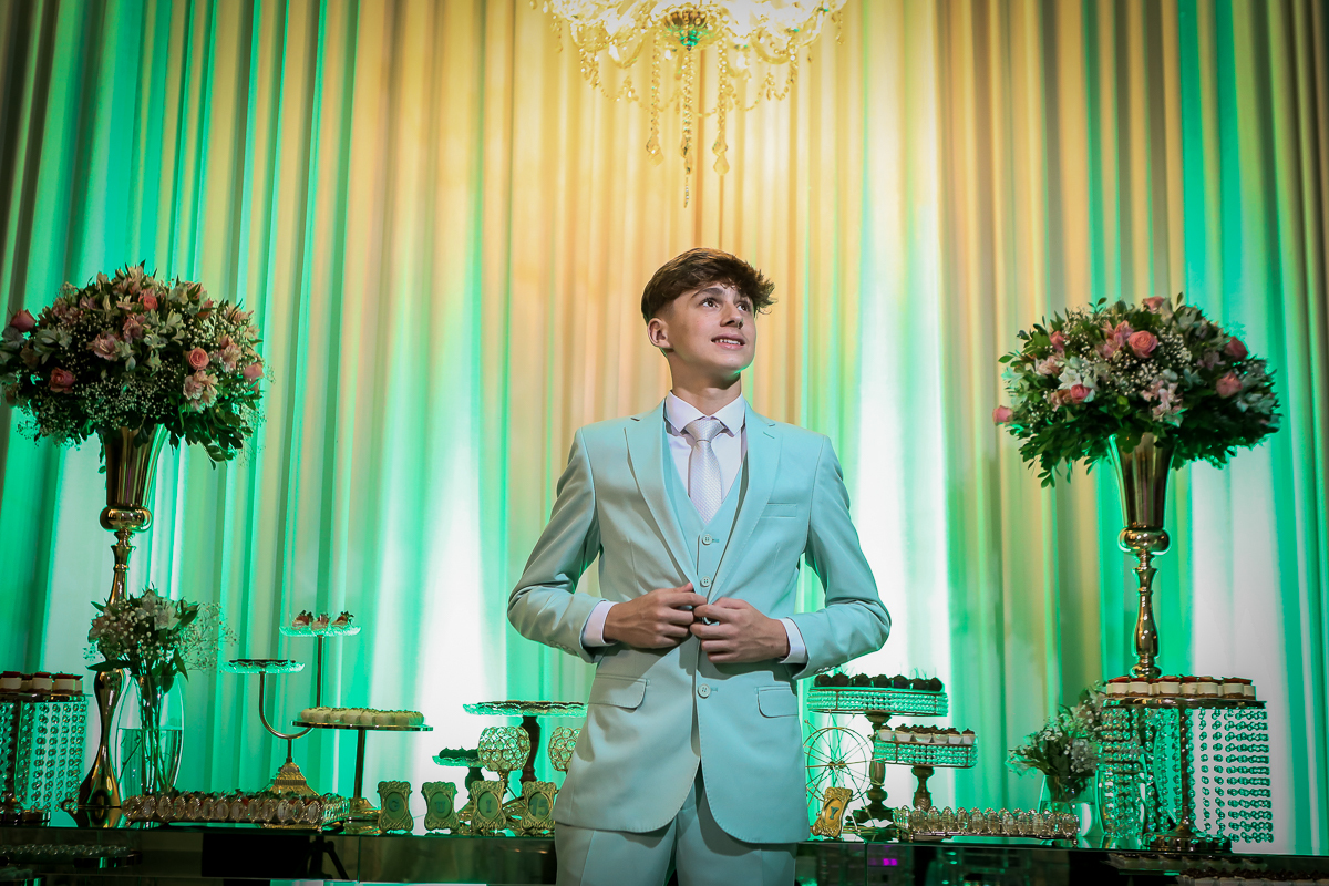 Cada passo dado nesta noite foi um reflexo de tudo que essa jovem já conquistou e tudo o que ainda está por vir. 15 anos de pura magia