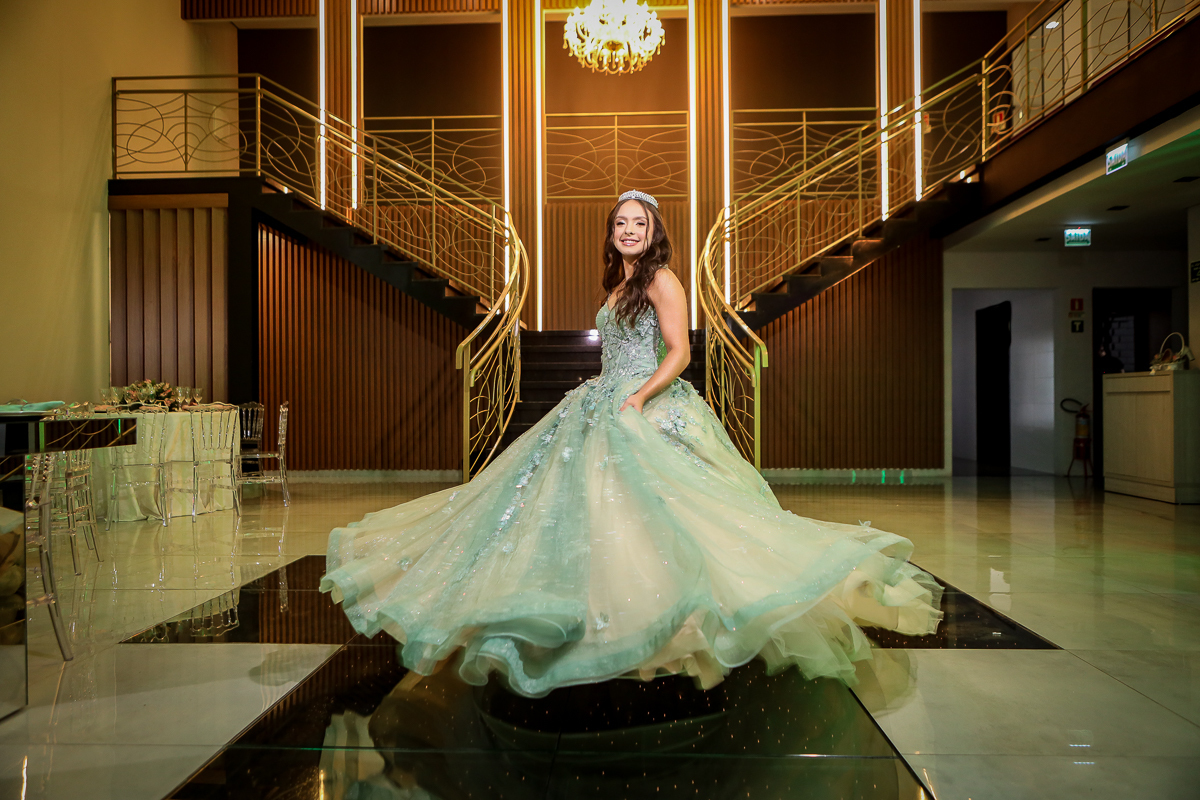 De menina a mulher, de sonhos a conquistas. Uma festa inesquecível para celebrar o início de uma nova jornada repleta de promessas e felicidade