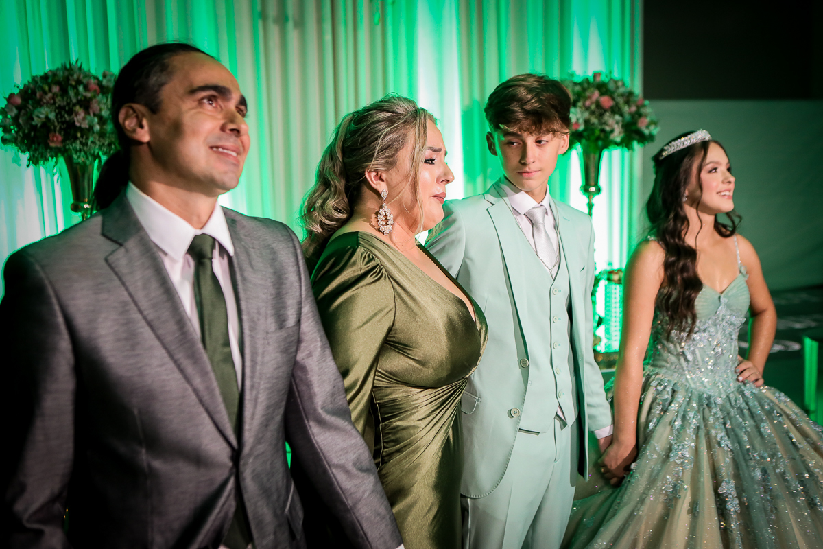 Os 15 anos são apenas o começo de uma grande história. Que a felicidade continue sendo a protagonista dessa linda jornada