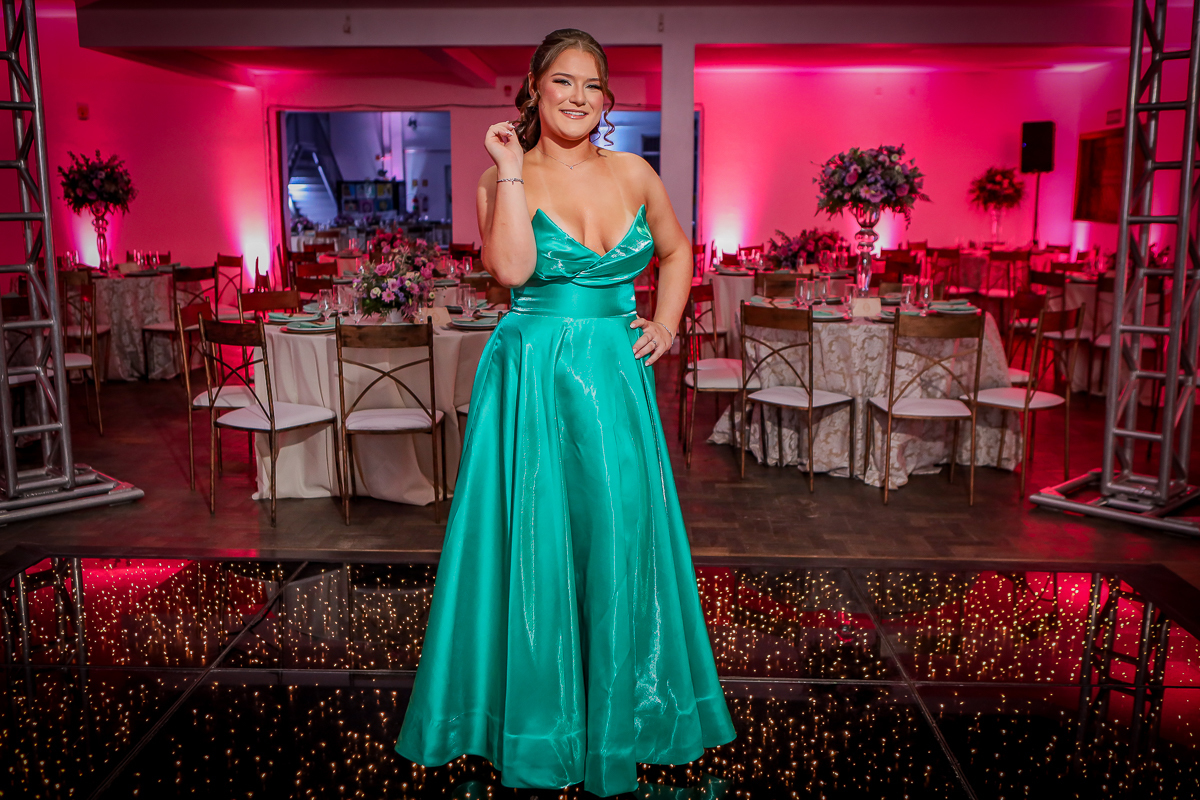 Hoje, o mundo gira em volta do meu sorriso.