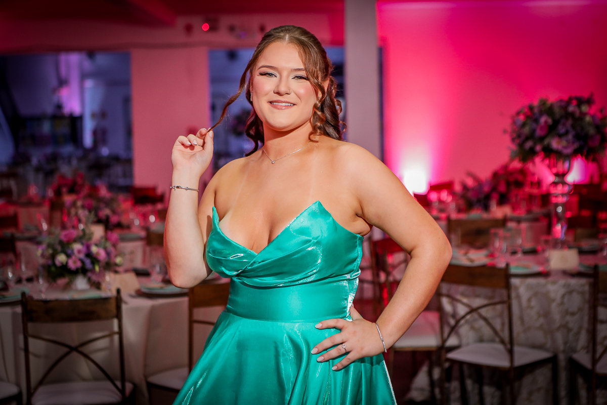 Hoje sou poesia vestida de sonho.