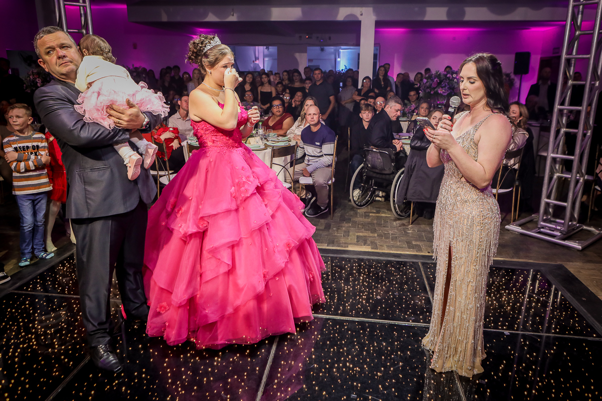 Não é só um vestido rosa, é um sonho costurado com amor.