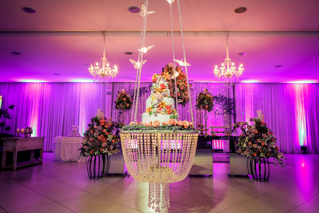 Um lindo bolo de 15 anos