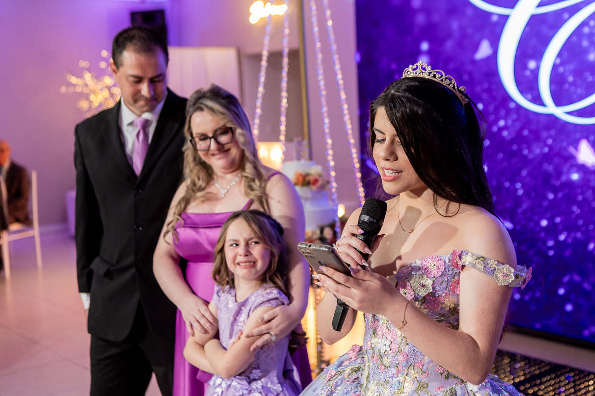 Debutante e seu discurso