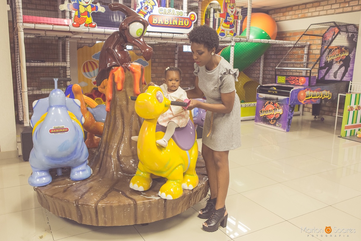 Vamos para o carrocel de cavalinhos