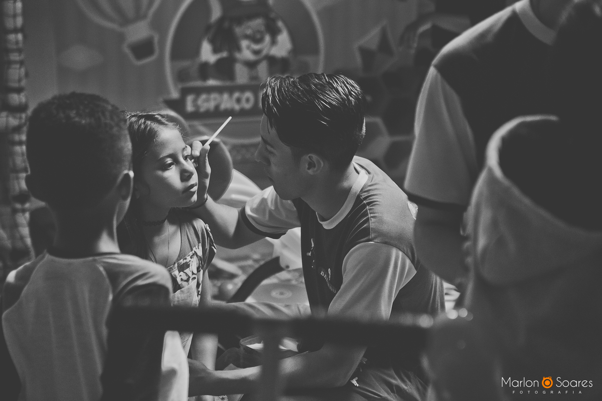 Uma maquiagem nas crianças