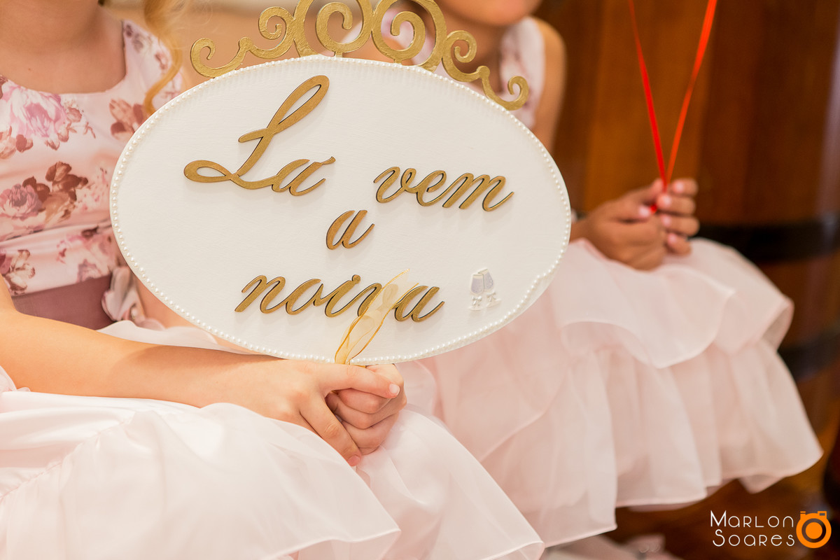 Placa lá vem a noiva