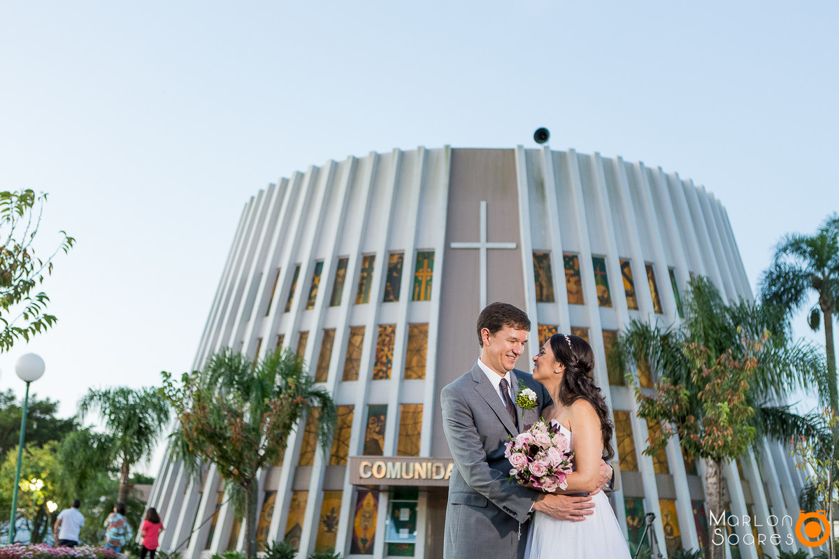 Foto dos noivos igreja são Bento