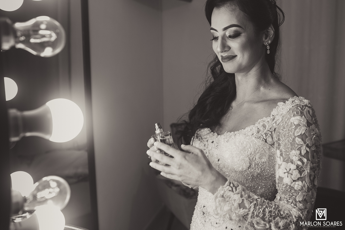Ultimos retoques da noiva antes de ir para igreja