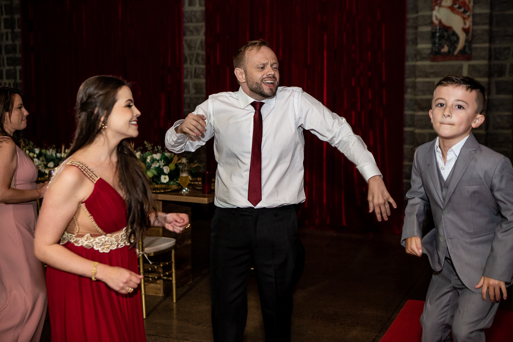 bora danças e se divertir