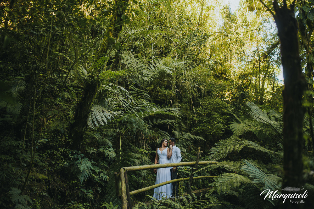 #londrina #londrinafotografo #fotografoemlondrina #fotografaemlondrina #fotografolondrina #casandoemlondrina #londrinacasamentos #eventoslondrina #noivalondrina #casamentosnacidadelondrina