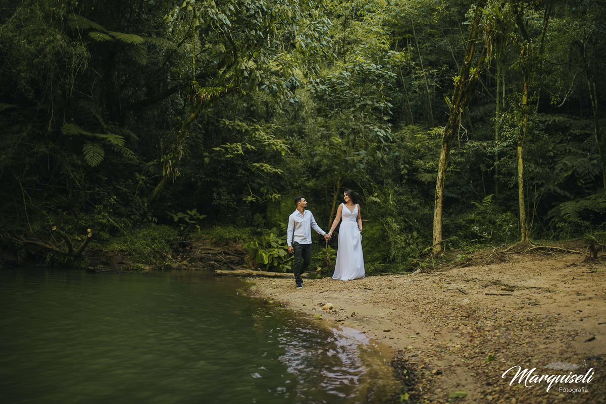 #londrina #londrinafotografo #fotografoemlondrina #fotografaemlondrina #fotografolondrina #casandoemlondrina #londrinacasamentos #eventoslondrina #noivalondrina #casamentosnacidadelondrina