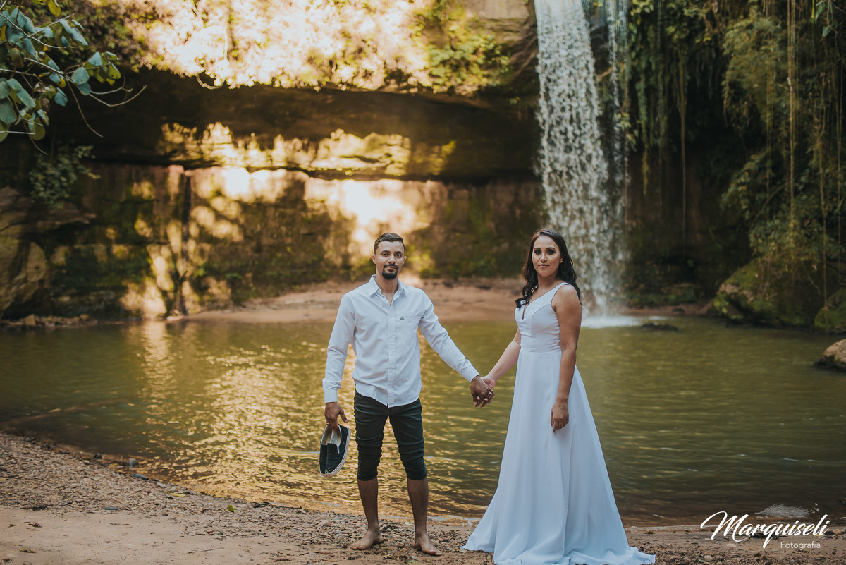 #londrina #londrinafotografo #fotografoemlondrina #fotografaemlondrina #fotografolondrina #casandoemlondrina #londrinacasamentos #eventoslondrina #noivalondrina #casamentosnacidadelondrina