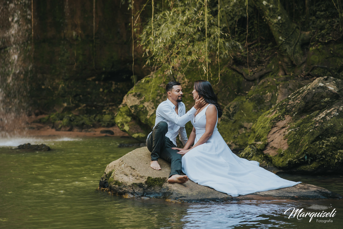 #londrina #londrinafotografo #fotografoemlondrina #fotografaemlondrina #fotografolondrina #casandoemlondrina #londrinacasamentos #eventoslondrina #noivalondrina #casamentosnacidadelondrina