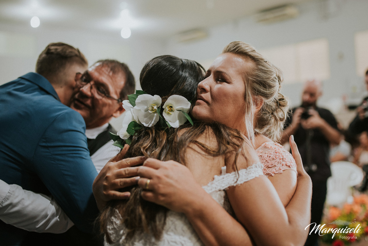 #londrina #londrinafotografo #fotografoemlondrina #fotografaemlondrina #fotografolondrina #casandoemlondrina #londrinacasamentos #eventoslondrina #noivalondrina #casamentosnacidadelondrina #presidenteprudente #casamentospresidenteprudente 
#noivaspresiden