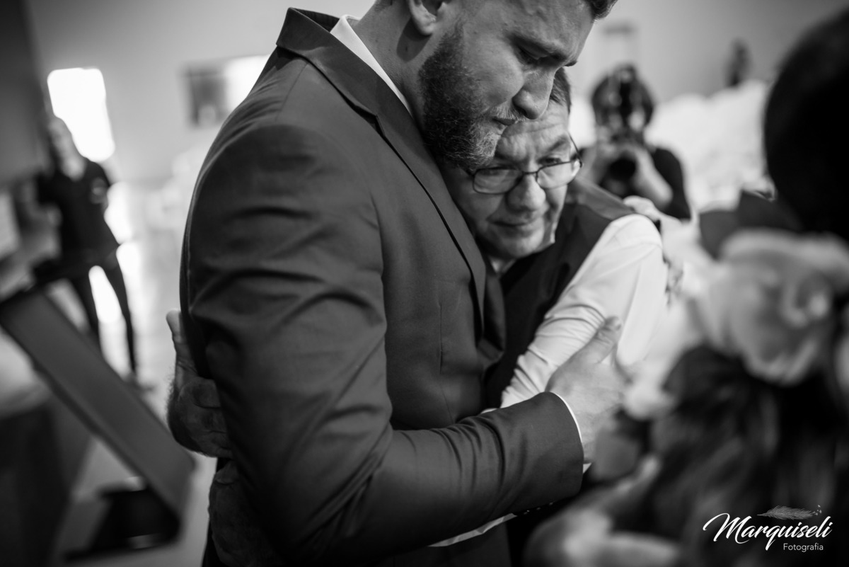 #londrina #londrinafotografo #fotografoemlondrina #fotografaemlondrina #fotografolondrina #casandoemlondrina #londrinacasamentos #eventoslondrina #noivalondrina #casamentosnacidadelondrina #presidenteprudente #casamentospresidenteprudente 
#noivaspresiden