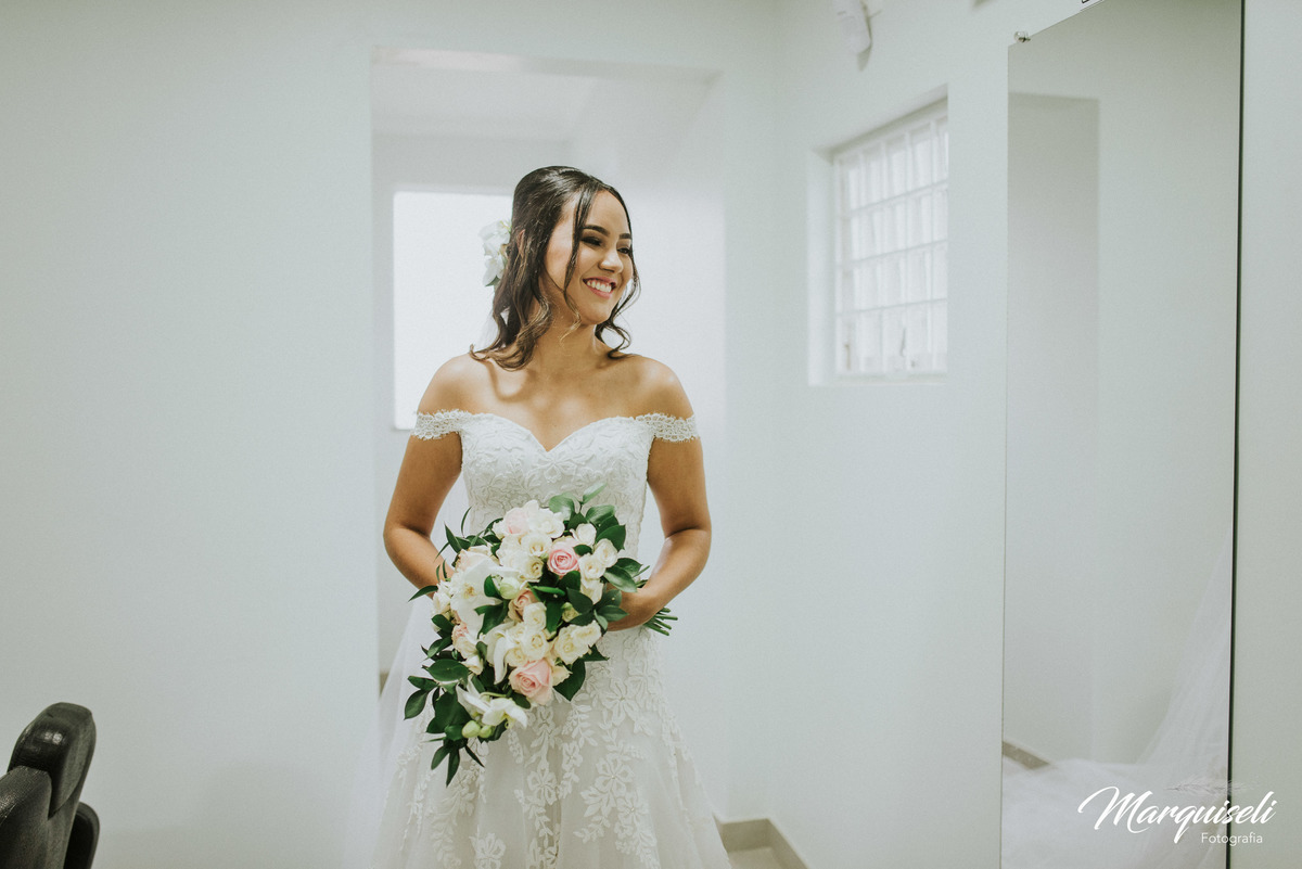 #londrina #londrinafotografo #fotografoemlondrina #fotografaemlondrina #fotografolondrina #casandoemlondrina #londrinacasamentos #eventoslondrina #noivalondrina #casamentosnacidadelondrina #presidenteprudente #casamentospresidenteprudente 
#noivaspresiden