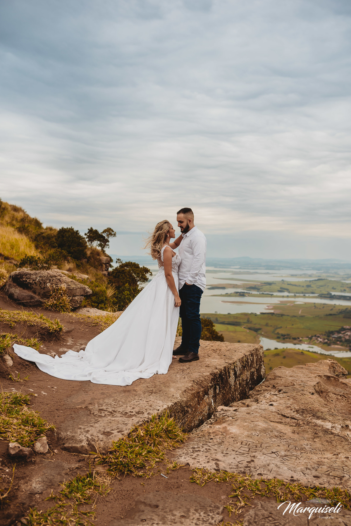 #londrina #londrinafotografo #fotografoemlondrina #fotografaemlondrina #fotografolondrina #casandoemlondrina #londrinacasamentos #eventoslondrina #noivalondrina #casamentosnacidadelondrina