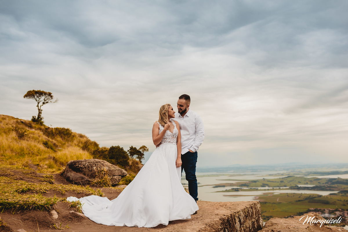 #londrina #londrinafotografo #fotografoemlondrina #fotografaemlondrina #fotografolondrina #casandoemlondrina #londrinacasamentos #eventoslondrina #noivalondrina #casamentosnacidadelondrina