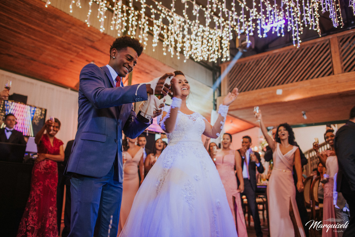 #londrina #londrinafotografo#fotografoemlondrina#fotografaemlondrina#fotografolondrina#casandoemlondrina#londrinacasamentos#eventoslondrina#noivalondrina#casamentosnacidadelondrina#presidenteprudente