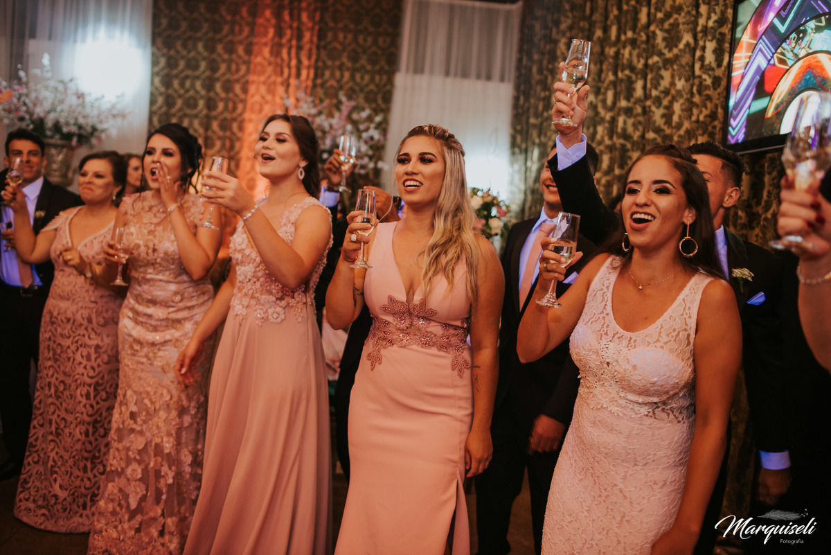 #londrina #londrinafotografo#fotografoemlondrina#fotografaemlondrina#fotografolondrina#casandoemlondrina#londrinacasamentos#eventoslondrina#noivalondrina#casamentosnacidadelondrina#presidenteprudente