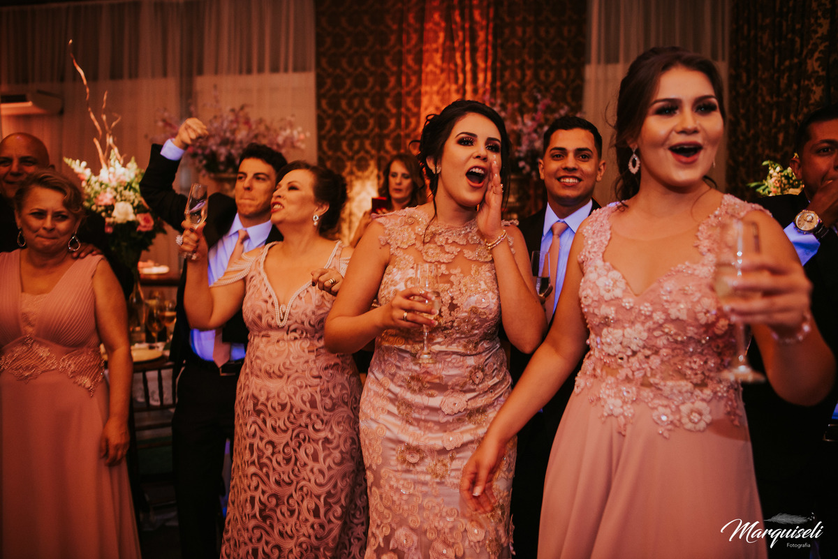 #londrina #londrinafotografo#fotografoemlondrina#fotografaemlondrina#fotografolondrina#casandoemlondrina#londrinacasamentos#eventoslondrina#noivalondrina#casamentosnacidadelondrina#presidenteprudente