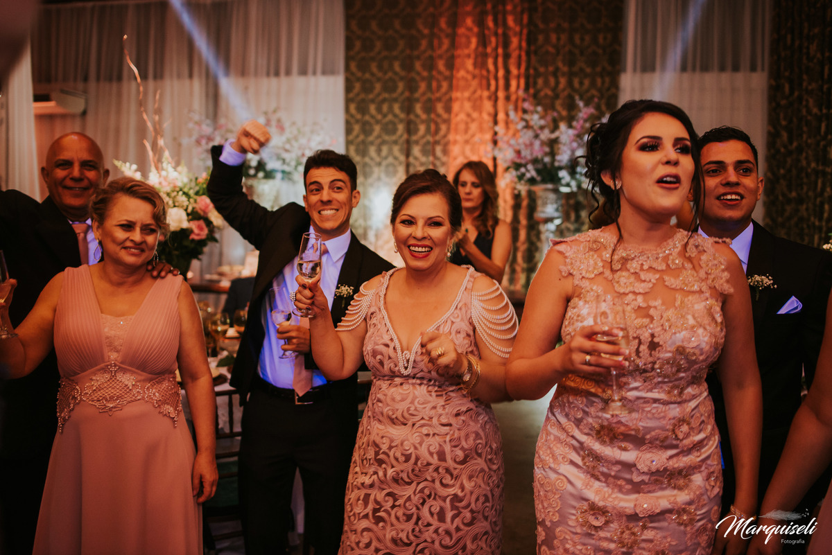 #londrina #londrinafotografo#fotografoemlondrina#fotografaemlondrina#fotografolondrina#casandoemlondrina#londrinacasamentos#eventoslondrina#noivalondrina#casamentosnacidadelondrina#presidenteprudente