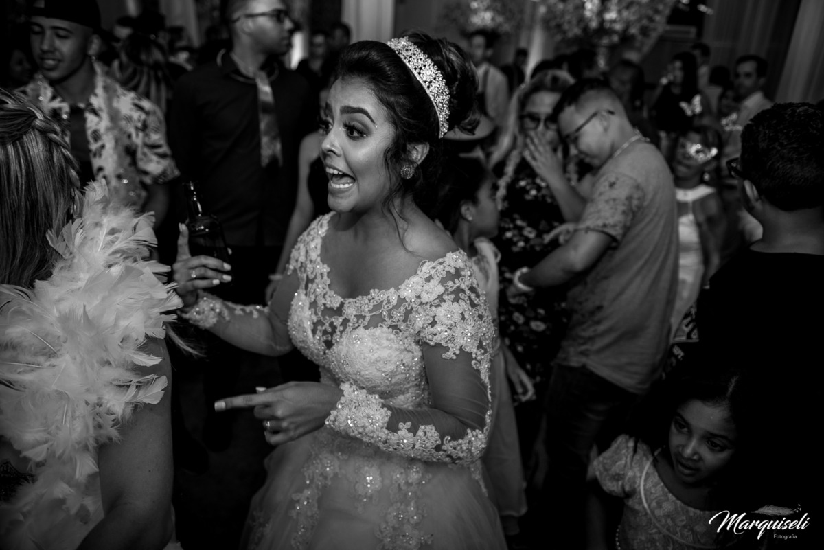 #londrina #londrinafotografo#fotografoemlondrina#fotografaemlondrina#fotografolondrina#casandoemlondrina#londrinacasamentos#eventoslondrina#noivalondrina#casamentosnacidadelondrina#presidenteprudente