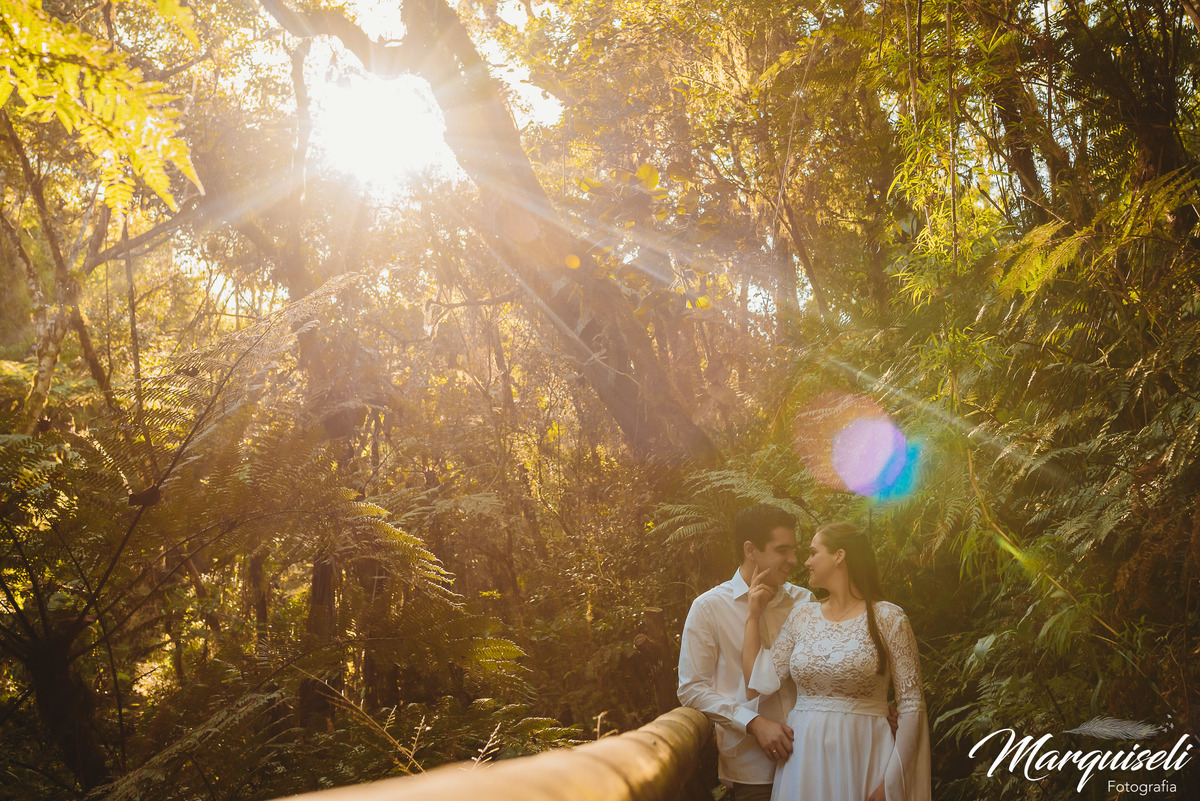 #londrina#londrinafotografo#fotografoemlondrina #fotografaemlondrina #fotografolondrina #casandoemlondrina#londrinacasamentos#eventoslondrina #noivalondrina #casamentosnacidadelondrina 