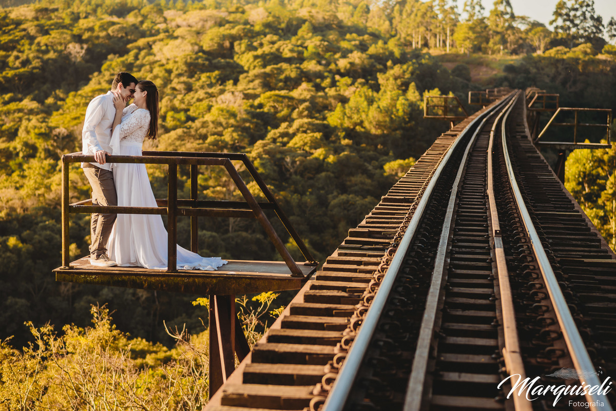 #londrina#londrinafotografo#fotografoemlondrina #fotografaemlondrina #fotografolondrina #casandoemlondrina#londrinacasamentos#eventoslondrina #noivalondrina #casamentosnacidadelondrina 