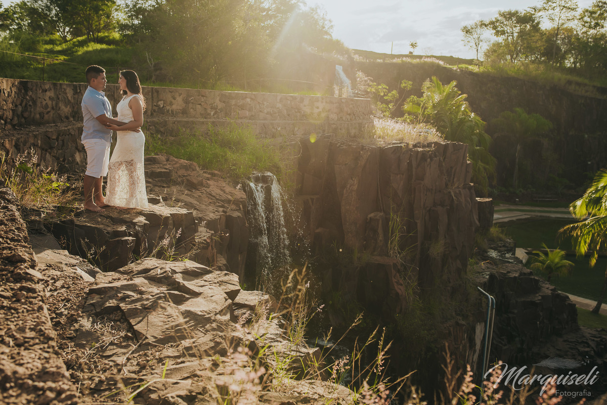 #londrina #londrinafotografo #fotografoemlondrina #fotografaemlondrina #fotografolondrina #casandoemlondrina #londrinacasamentos #eventoslondrina #noivalondrina #casamentosnacidadelondrina