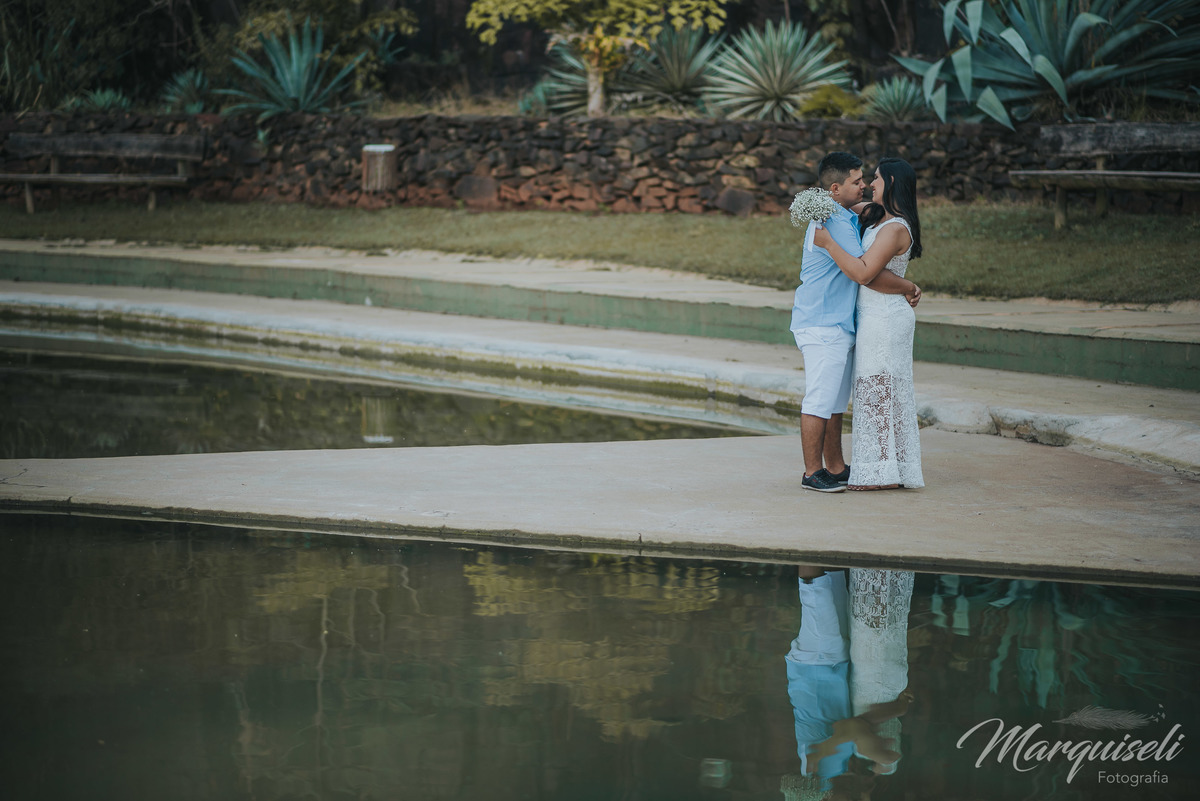 #londrina #londrinafotografo #fotografoemlondrina #fotografaemlondrina #fotografolondrina #casandoemlondrina #londrinacasamentos #eventoslondrina #noivalondrina #casamentosnacidadelondrina