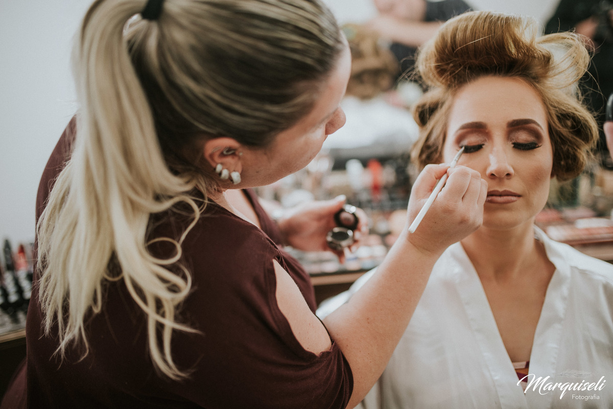 Segue nosso instagram.com/marquiselifotografia

@marquiselifotografia

Marquiseli Fotografia

www.marquiselifotografia.com.br nosso site

#londrina #londrinafotografo #fotografoemlondrina #fotografaemlondrina #fotografolondrina #casandoemlondrina 