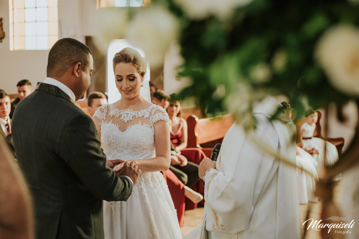 Segue nosso instagram.com/marquiselifotografia

@marquiselifotografia

Marquiseli Fotografia

www.marquiselifotografia.com.br nosso site

#londrina #londrinafotografo #fotografoemlondrina #fotografaemlondrina #fotografolondrina #casandoemlondrina 