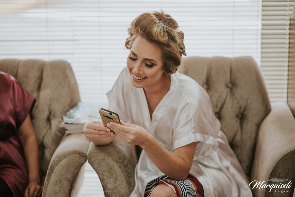 Segue nosso instagram.com/marquiselifotografia

@marquiselifotografia

Marquiseli Fotografia

www.marquiselifotografia.com.br nosso site

#londrina #londrinafotografo #fotografoemlondrina #fotografaemlondrina #fotografolondrina #casandoemlondrina 