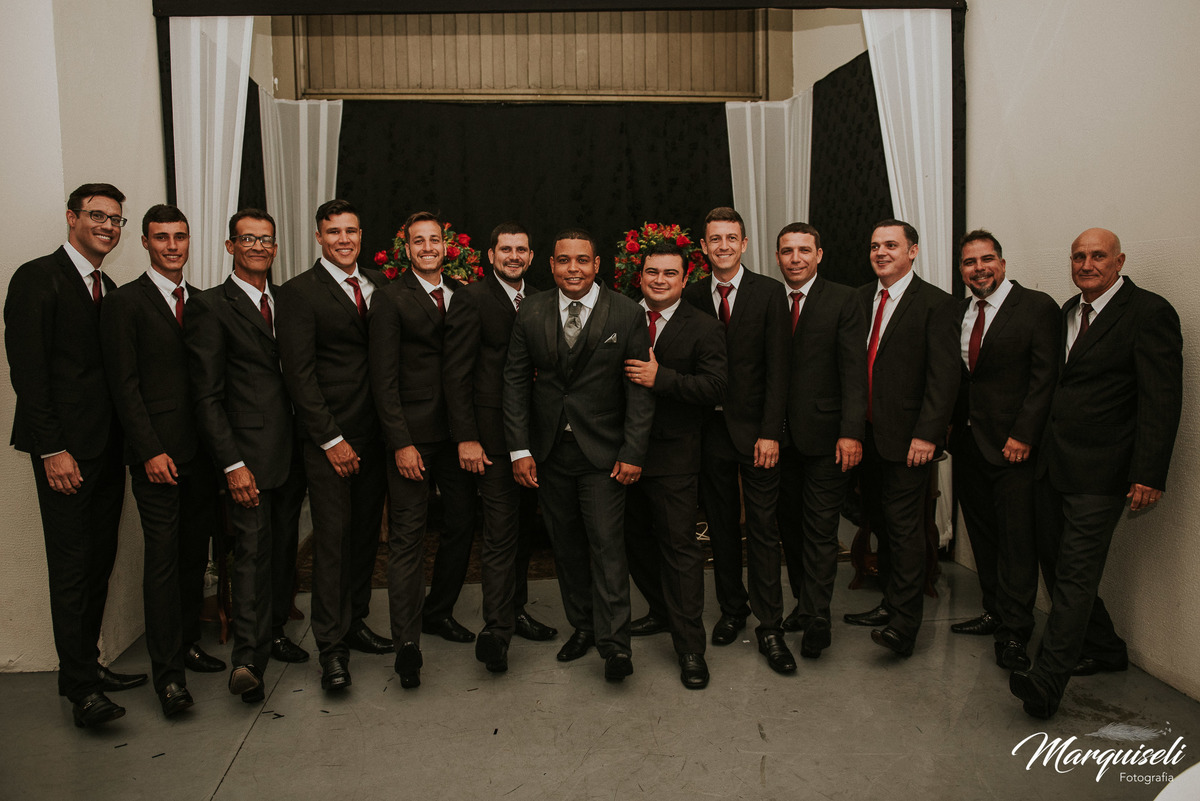 Segue nosso instagram.com/marquiselifotografia

@marquiselifotografia

Marquiseli Fotografia

www.marquiselifotografia.com.br nosso site

#londrina #londrinafotografo #fotografoemlondrina #fotografaemlondrina #fotografolondrina #casandoemlondrina 