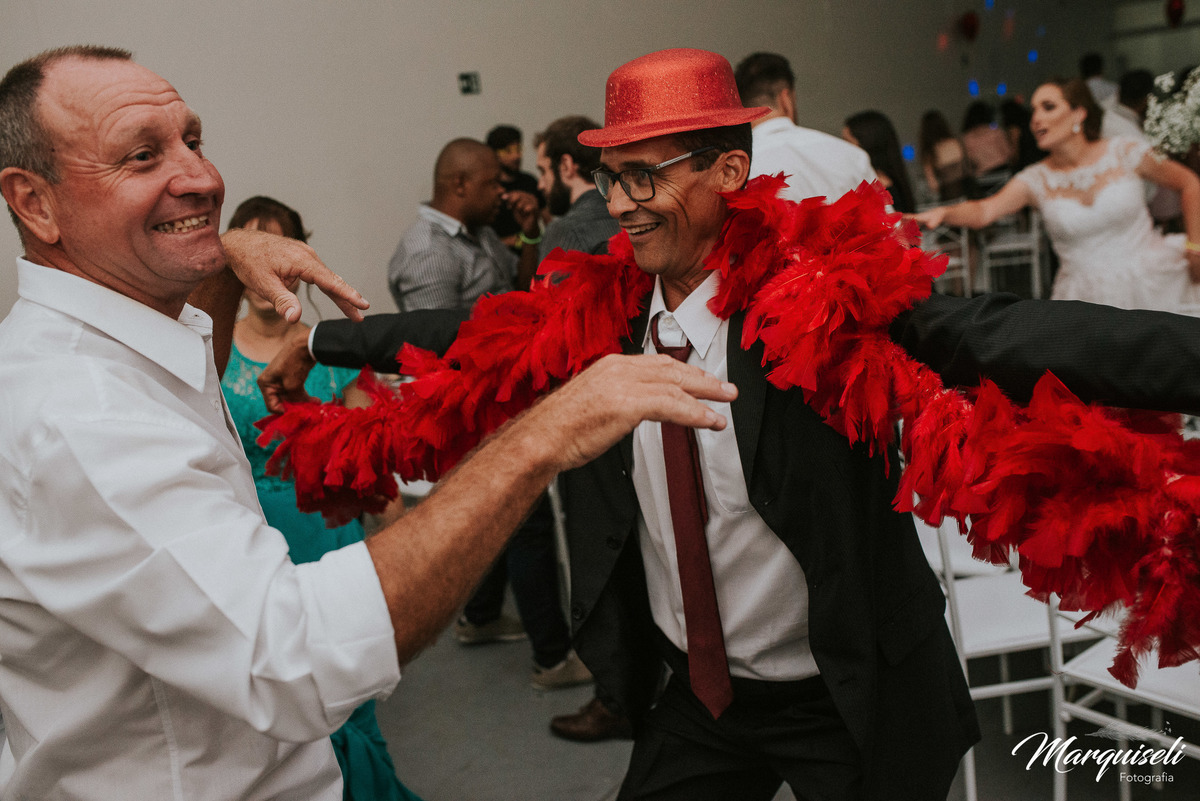 Segue nosso instagram.com/marquiselifotografia

@marquiselifotografia

Marquiseli Fotografia

www.marquiselifotografia.com.br nosso site

#londrina #londrinafotografo #fotografoemlondrina #fotografaemlondrina #fotografolondrina #casandoemlondrina 